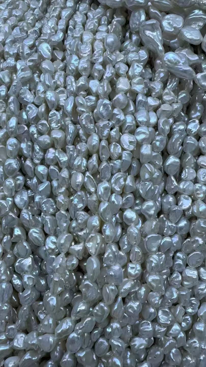 keshi pearl strand.jpg