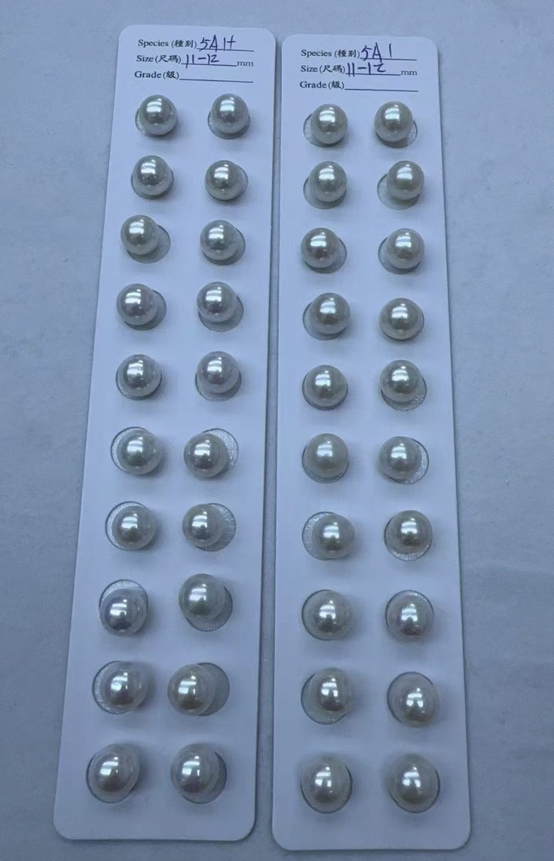 round pearl stud.jpg