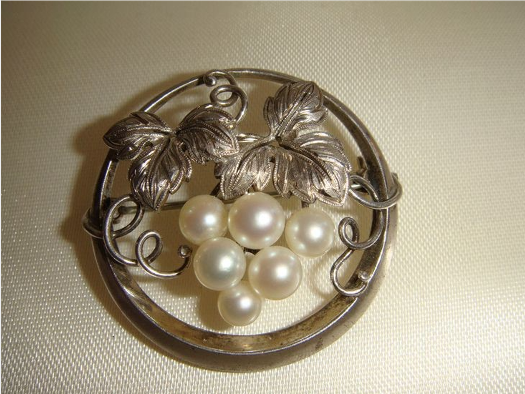 Vintage Mikimoto Sterling Akoya Pearl brooch.png