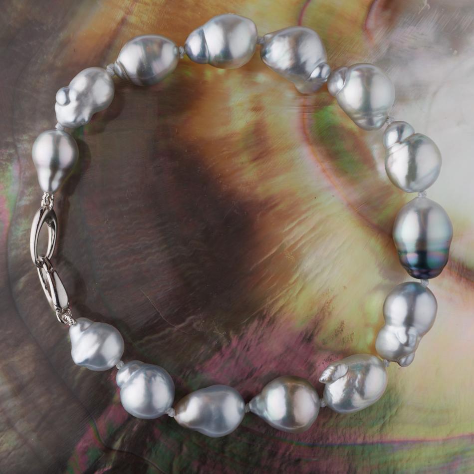 white freeform baroque Tahitian bracelet from pearl paradise