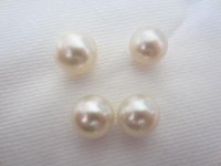 Photo5 Top left 13.5mm Round white B, top right 12.0 round white AB.jpg