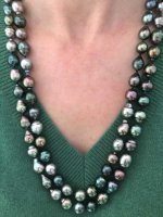 Baby Nurse's Tahitian pearl strand photos turned right side up