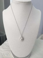 Drop Pearl Pendant