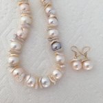 Today I wore my off round and Keshi freshwater pearl necklace and earrings - Catherine Cardellini