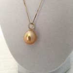 golden South Sea pendant from Golay Singapore closeup