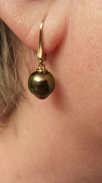 kamoka green earrings came, and here they are