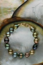 Fiji Pearl Bracelet