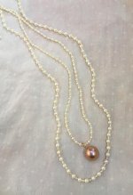 tiny pearl chain is made up of Vietnamese Akoya pearls and Akoya keshi