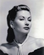 Yvonne De Carlo 2.jpg