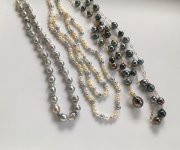 Light silver Tahitian strand Pearl Paradise, Vietnamese Akoya mix from Hong Kong, scatter tin cup Pearl Paradise, Tahitian pendant from Hawaii