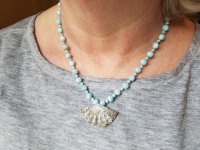 larimar_fan_neck3.jpg