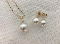 Pearl Paradise white South Sea pendant and Burmese white South Sea studs