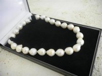 pearl necklace3.jpg