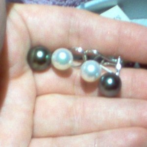 14K Black Tahitian and White pearl earrings