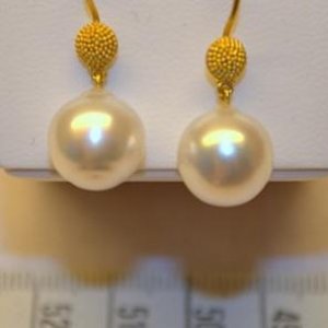 SSP earrings, pearls from Pearl Society, eBay, 22K hooks from Sven