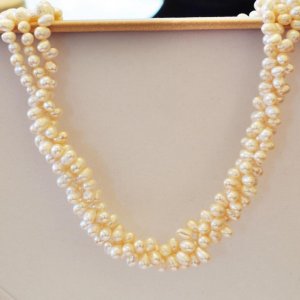 twisted rice shape necklace