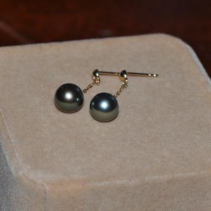 Tahitian pearl earings