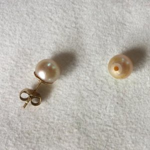 Pearl studs2