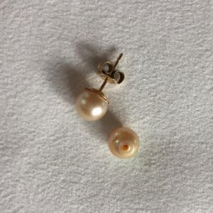 Pearl studs1