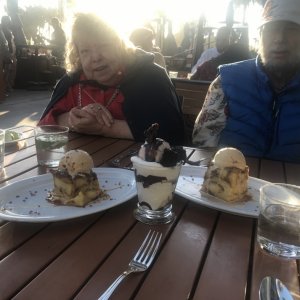 The day after the ruckus I was fortunate to meet with jeg, CathyKeshi and Walter for a fun dinner in Santa Monica.  Full disclosure, I ate the sundae!!