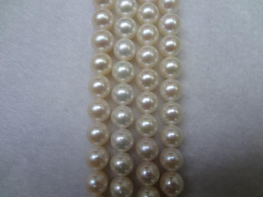 8 -9mm AA white round pearl strand