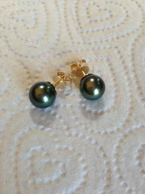 Kamoka Dark Peackock Studs