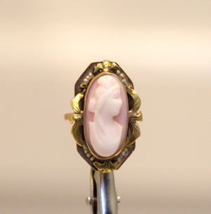 Pearl cameo 2