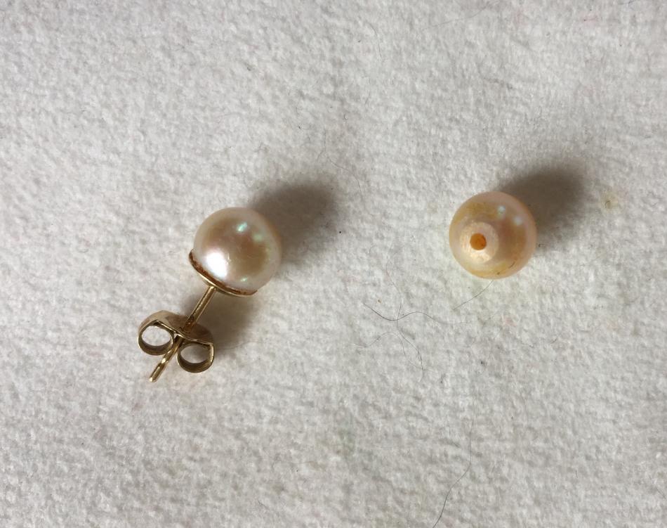 Pearl studs2