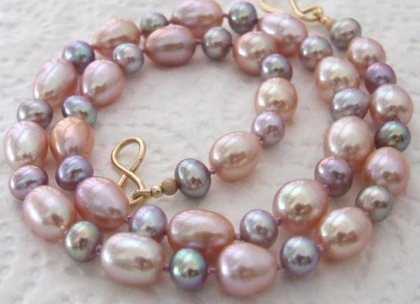 PinkLilacRiceDropsWithSmallPurpleBaroqueNecklace - 18inch, drops 12x9mm, baroques 6mm. Very pretty and Summery.