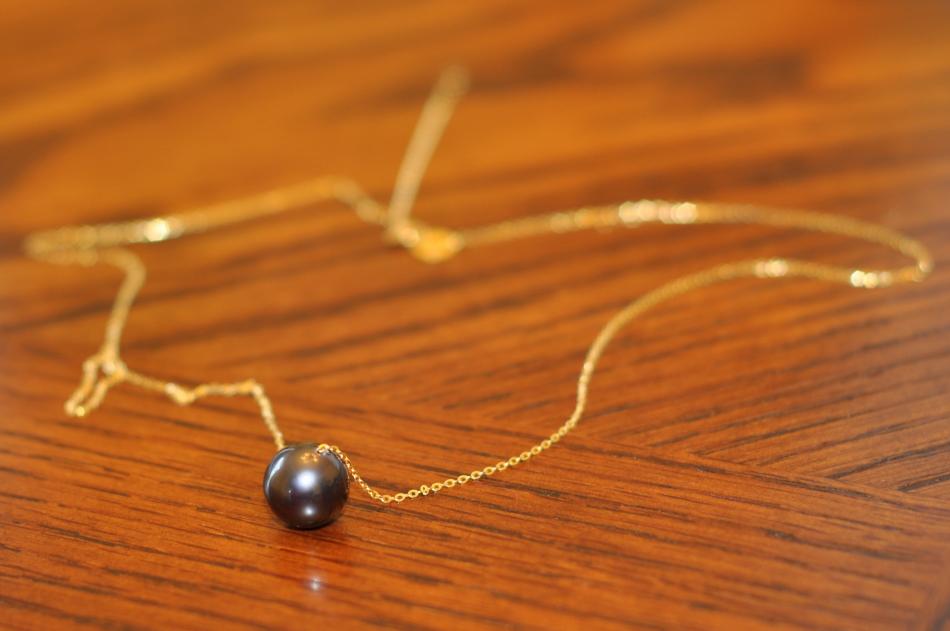 Tahitian pearl necklace